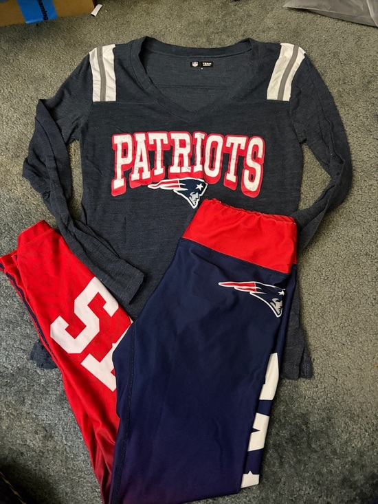 Team Apparel Tops - Patriots Women’s Long-Sleeve V-Neck Tee in Navy and leggings
